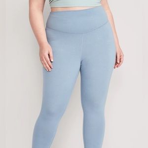 Old Navy Extra High-Waisted PowerChill Hidden-Pocket Leggings